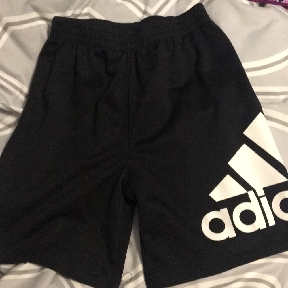 Boys adidas shorts size 5 great condition